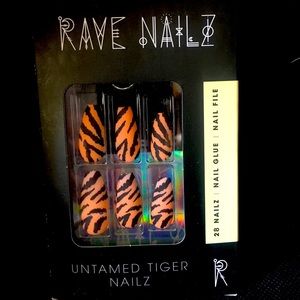 Rave Nailz - press on acrylic nails